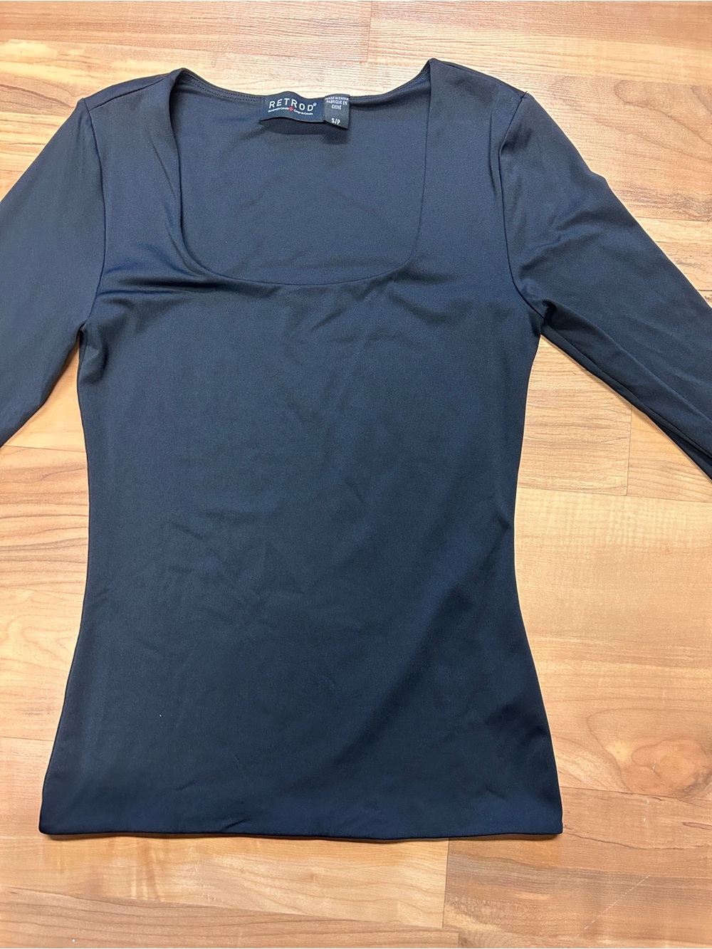Retrod base Black Long Sleeve Scoop Neck Top